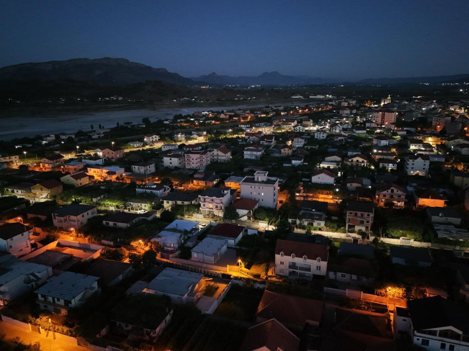 Hotel Aleks Shkoder Ngoại thất bức ảnh